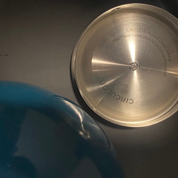 Circulon Whistling Kettle (2q/1.9L) - Picture 5 of 7